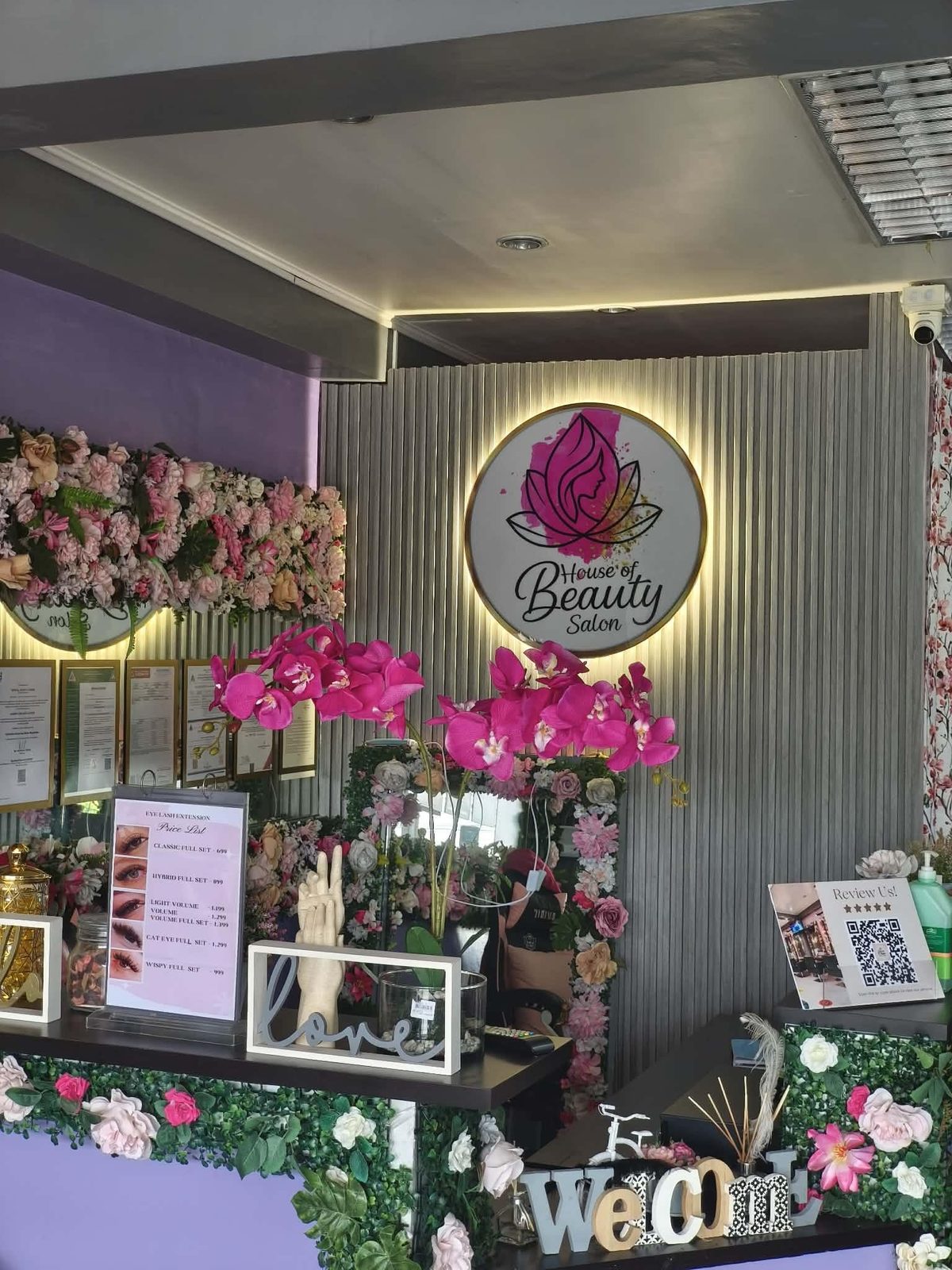 Beauty studio reception logo