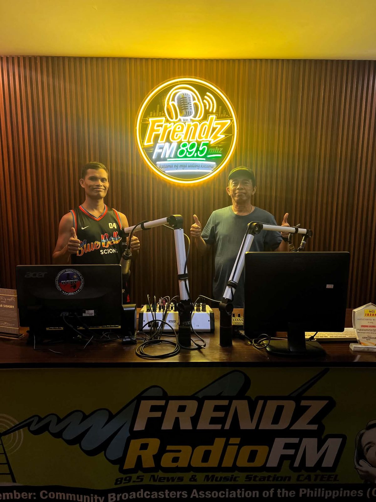 Frendz Radio FM studio