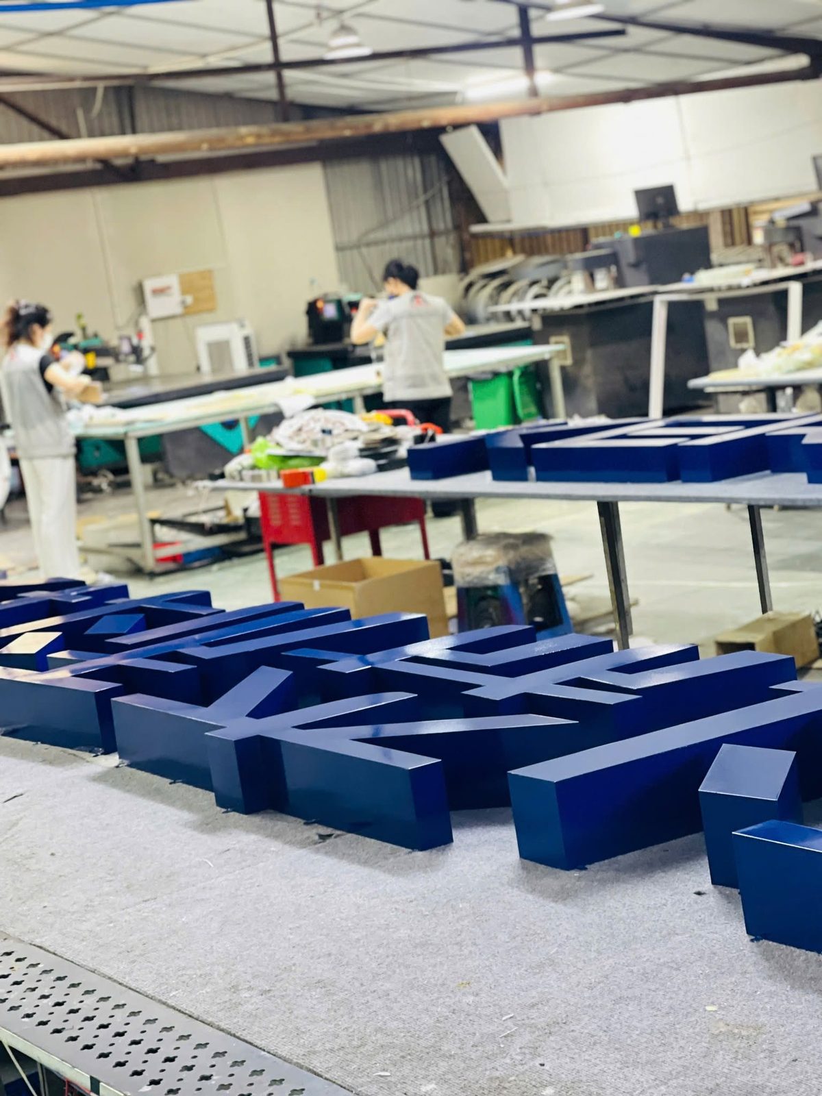 Large-format channel letters