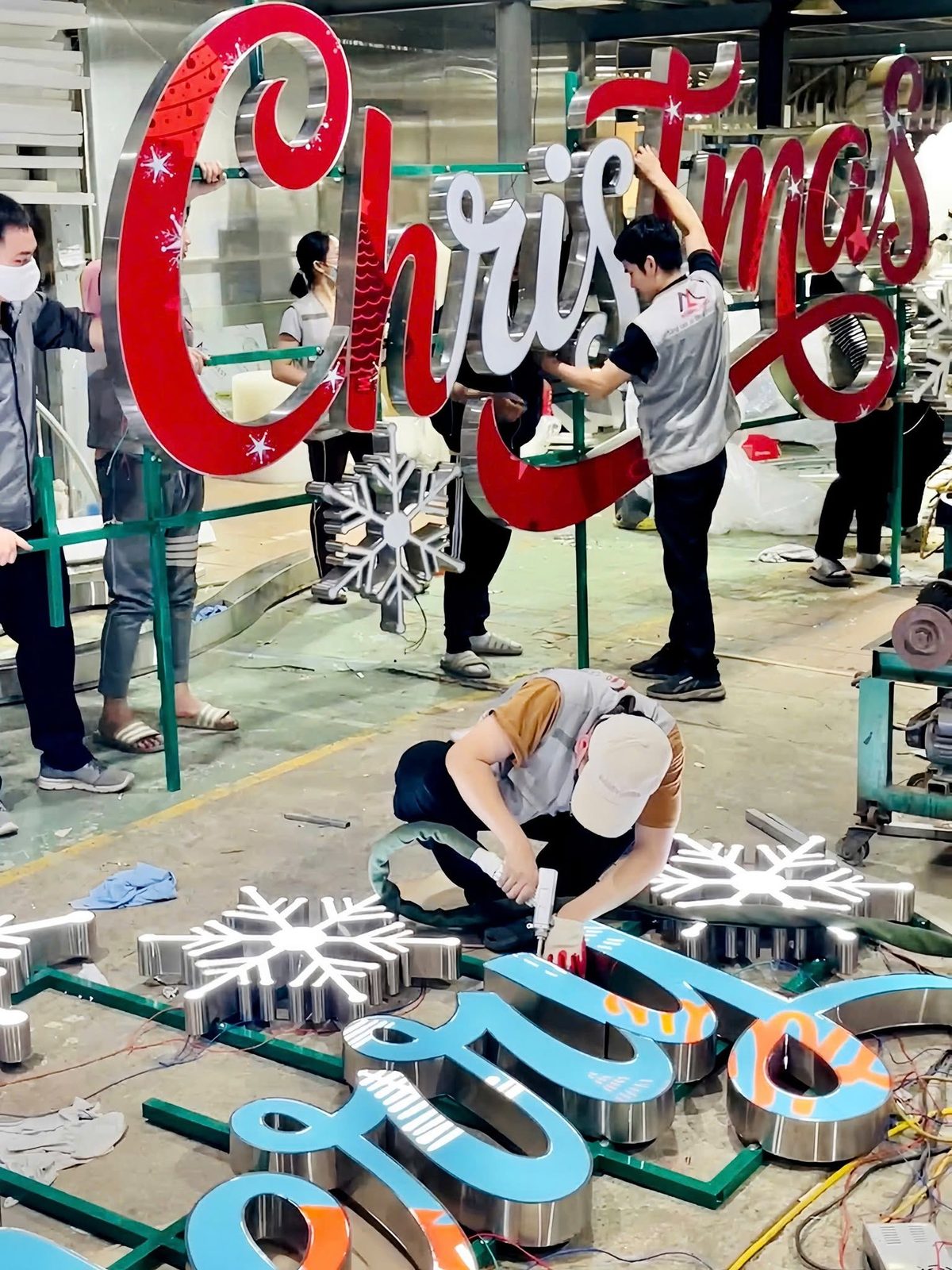 Holiday display production